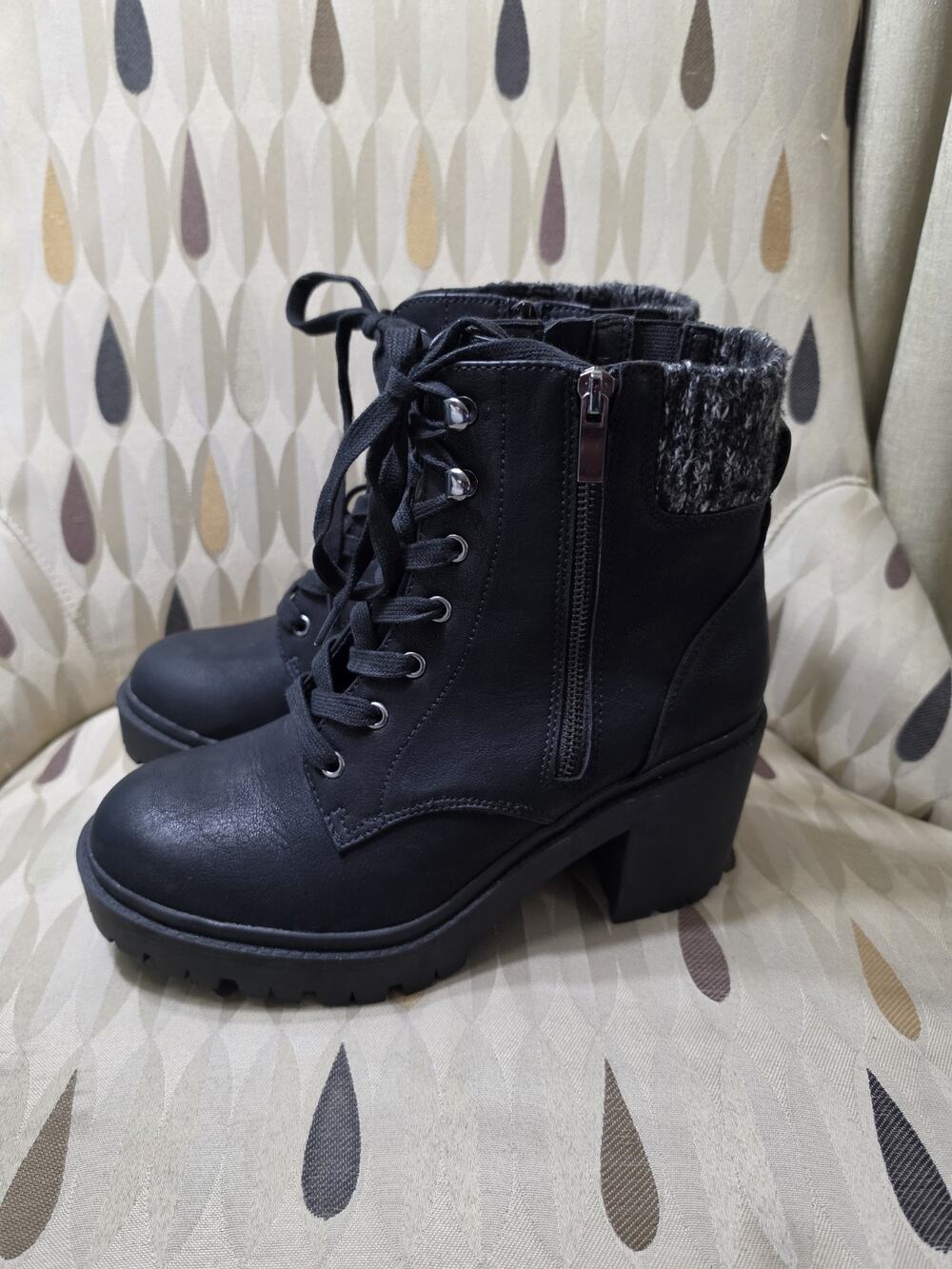 Torrid Womens Black Leather Ankle Boots Bootie Boot Round Toe Heal Calf Sz 10